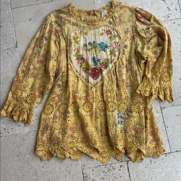 Magnolia Pearl My Sun Yellow Floral Embroidered and eyelet Blouse - Picture 1 of 9